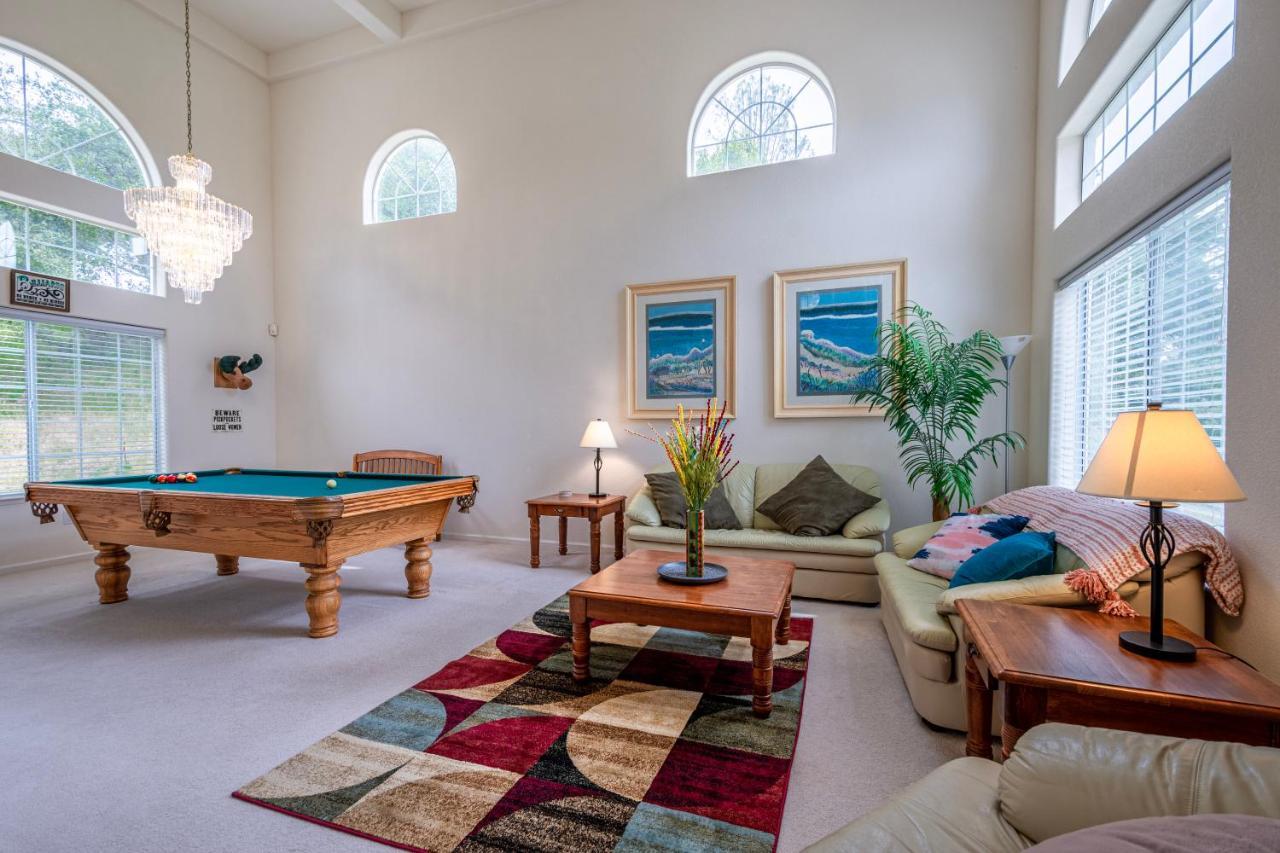 Mountain Majesty With Hot Tub, Pool Table, Generator, Ev Hookup Villa Oakhurst Exterior photo
