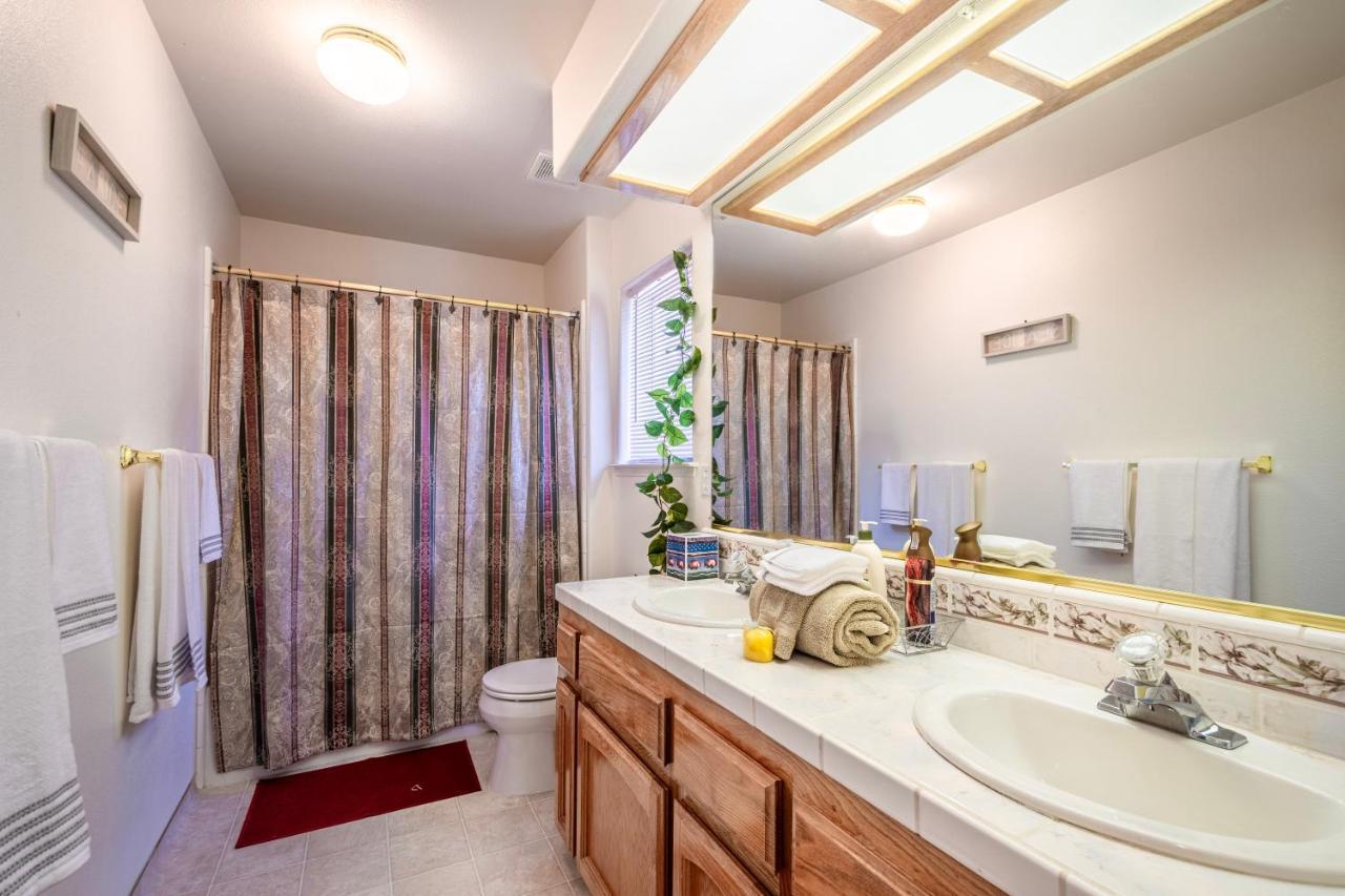 Mountain Majesty With Hot Tub, Pool Table, Generator, Ev Hookup Villa Oakhurst Exterior photo