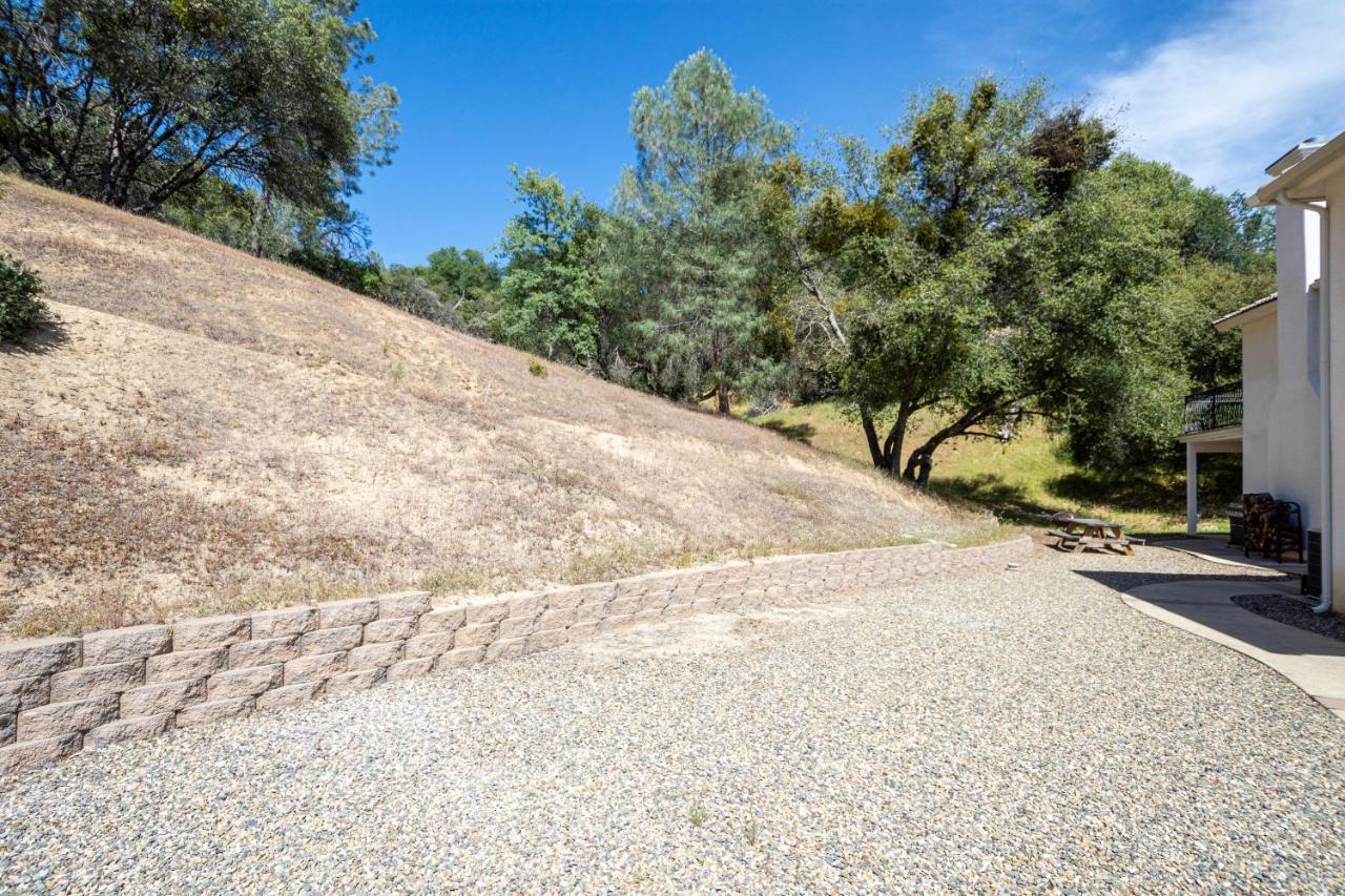 Mountain Majesty With Hot Tub, Pool Table, Generator, Ev Hookup Villa Oakhurst Exterior photo